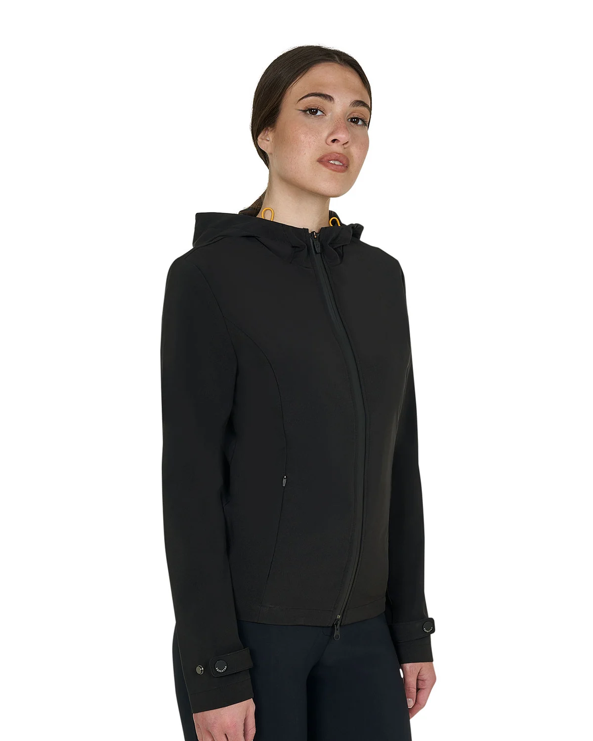 Damska kurtka softshell o dopasowanym kroju z wiatroszczelnym zamkiem